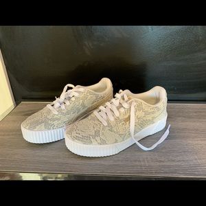 Puma textured sneakers- NWOT